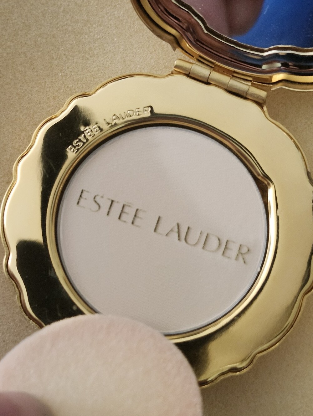 Estee Lauder "Seashell" Gold Tone Swarovski Crystals Powder Compact NIB - Picture 13 of 16